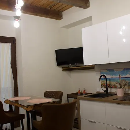 Pupa1824 Casedamare Gasthof Lentiscosa