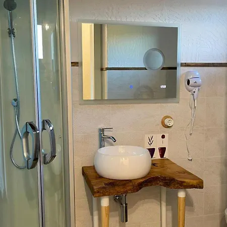 Pupa1824 Casedamare Guest house *